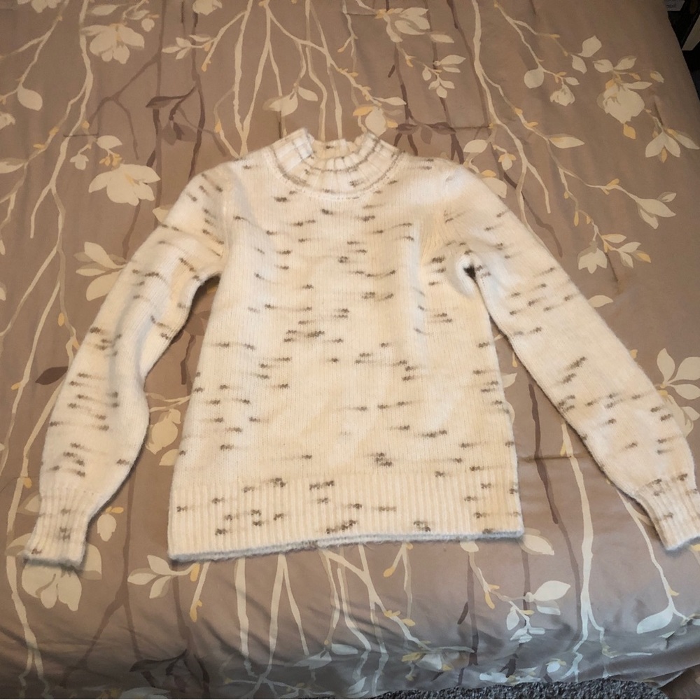 *NEW* Spaced dyed (white and brown) sweater